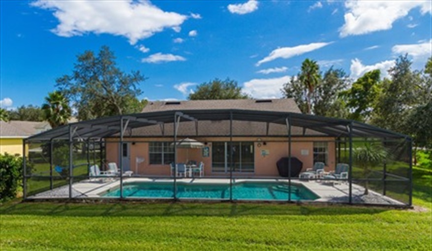 Screened pool in spacious plot. Ourfloridadream at Sunridge Woods, Davenport in Sunridge Woods, Davenport, Orlando