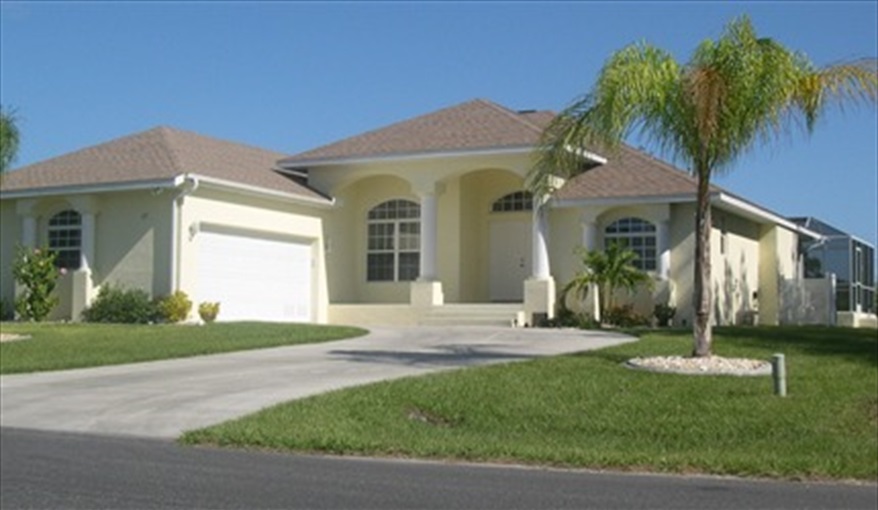 Front View of Minslake. MINSLAKE in Rotonda West, Rotonda West, Gulf Coast