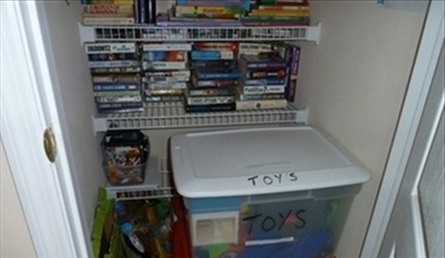 DVDs, Games, Books and Toys. Pluto's Palace Florida Villa in Sandy Ridge, Davenport, Orlando