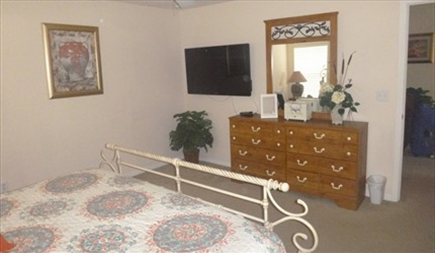 King Master en suite . Pluto's Palace Florida Villa in Sandy Ridge, Davenport, Orlando