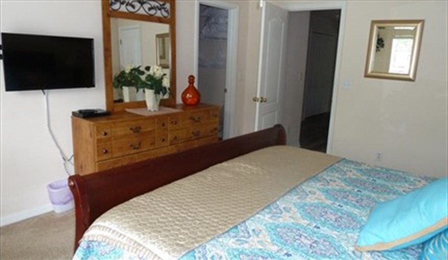 King Ensuite. Pluto's Palace Florida Villa in Sandy Ridge, Davenport, Orlando