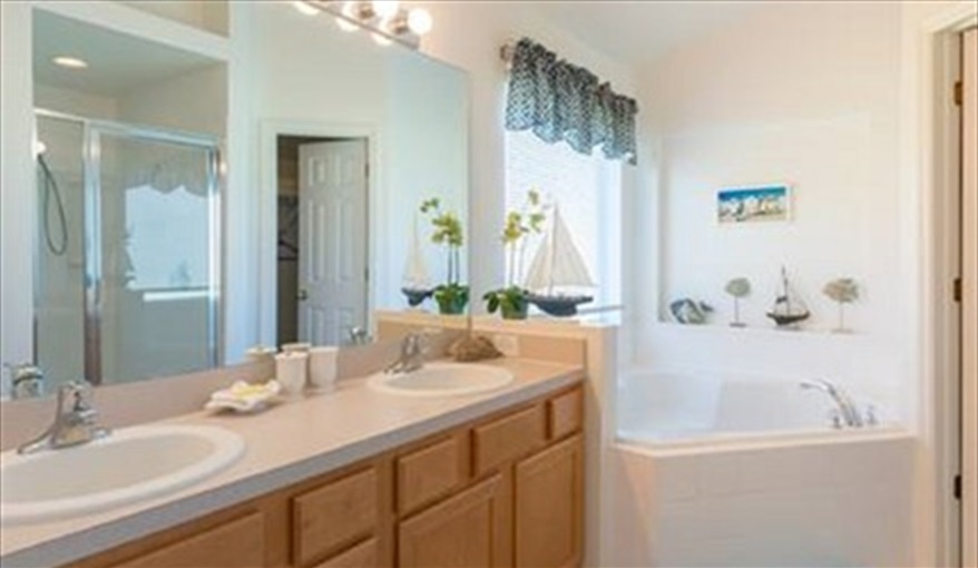 master en suite. Doorway to Disney in Emerald Island Resort, Kissimmee, Orlando