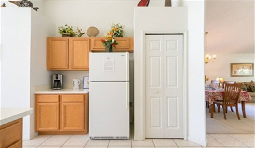 kitchen. Doorway to Disney in Emerald Island Resort, Kissimmee, Orlando
