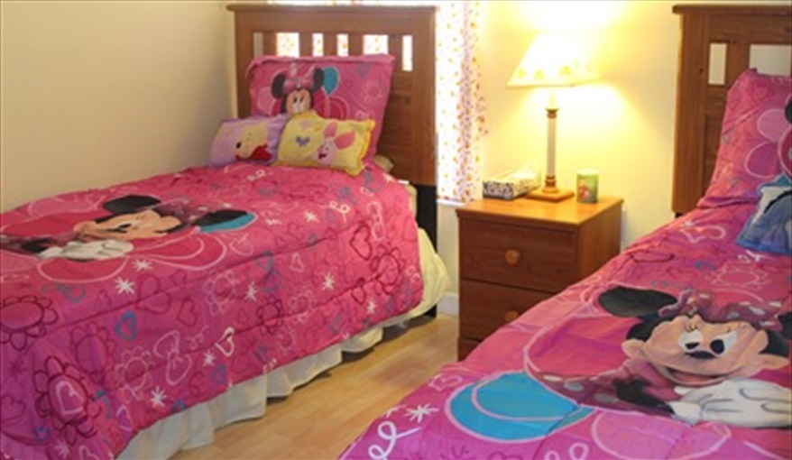 Twin bedroom Disnet themed.. Lakeside Villa in Crescent Lakes, Kissimmee, Orlando
