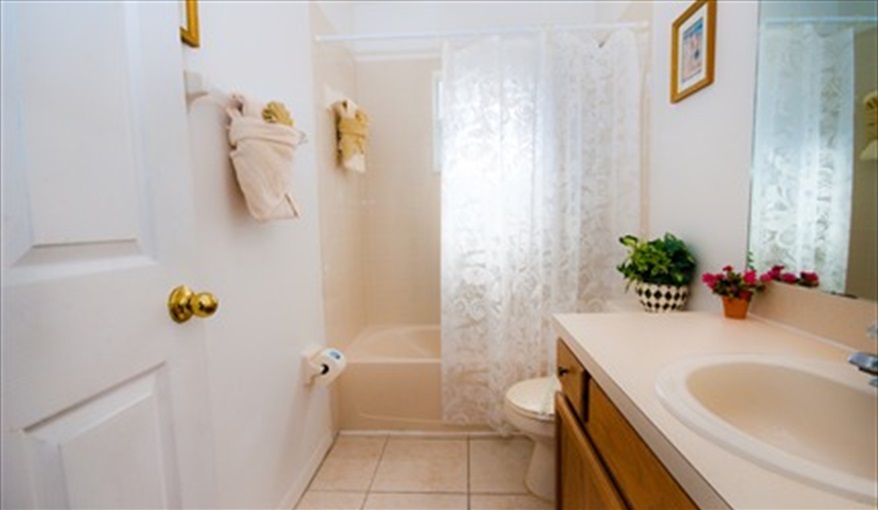 Second Bathroom. Lakeside Villa in Crescent Lakes, Kissimmee, Orlando
