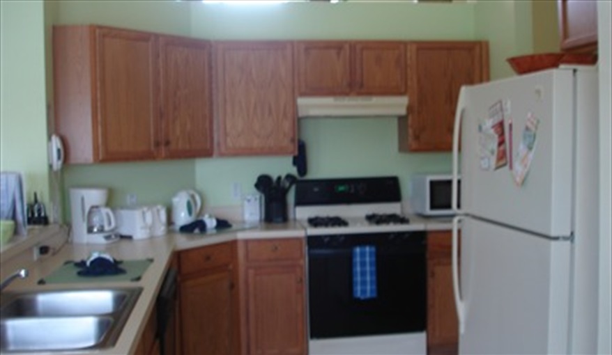 Kitchen. Lakeside Villa in Crescent Lakes, Kissimmee, Orlando