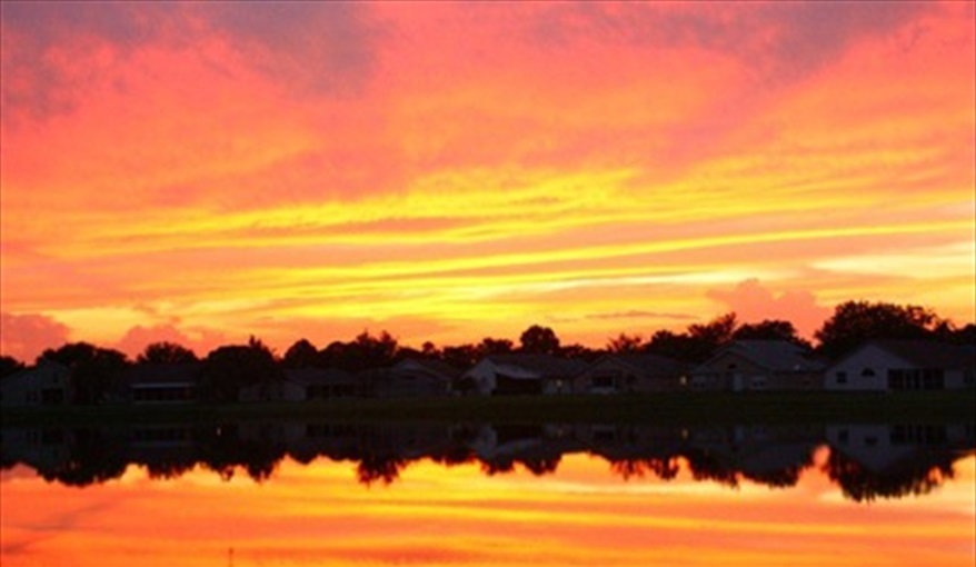 Sunset across the lake. Deer Creek Villa Close To SeaWorld in Deer Creek Village, Orlando, Orlando