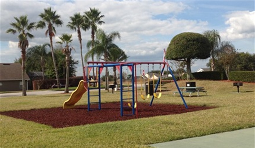 Community Play Area and BBQ's. Floridavillarosso in West Stonebridge, Davenport, Orlando