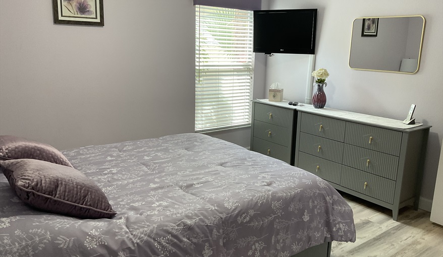 Queen Bedroom. Floridavillarosso in West Stonebridge, Davenport, Orlando