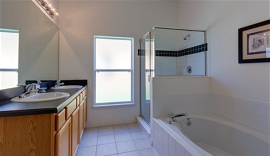 Master Bedroom Ensuite. Magic@Marbella (Trip Advisor Travelers Choice Award 2020) in Marbella, Davenport, Orlando