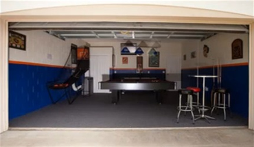 not forgetting the games room with bar style table and stools. Leila's Sunrise - 7 Bedroom Deluxe Villa with Pool in Emerald Island Resort, Kissimmee, Orlando