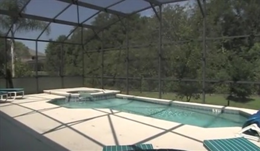 and a removable safety fence . Cal-Cierra Retreat - 7 Bedroom Deluxe Villa with Pool in Emerald Island Resort, Kissimmee, Orlando