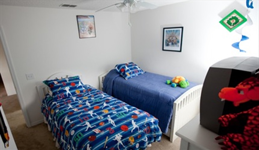 Twin for the boys ...... Cal-Cierra Retreat - 7 Bedroom Deluxe Villa with Pool in Emerald Island Resort, Kissimmee, Orlando