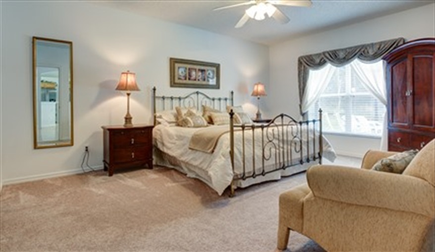 Skc villa Master bedroom. Secret Key Cove Villa in Emerald Island Resort, Kissimmee, Orlando
