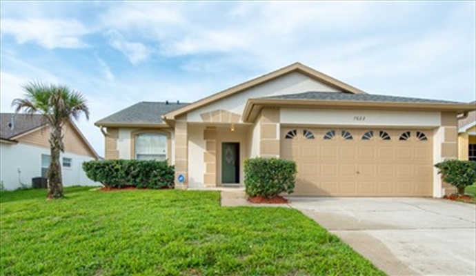 Front of Villa. Laurel Oak - Less than 10 minutes to Disney in Indian Ridge Oaks, Kissimmee, Orlando