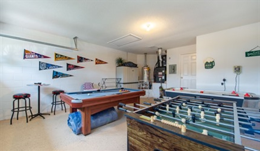 Games Room. Laurel Oak - Less than 10 minutes to Disney in Indian Ridge Oaks, Kissimmee, Orlando