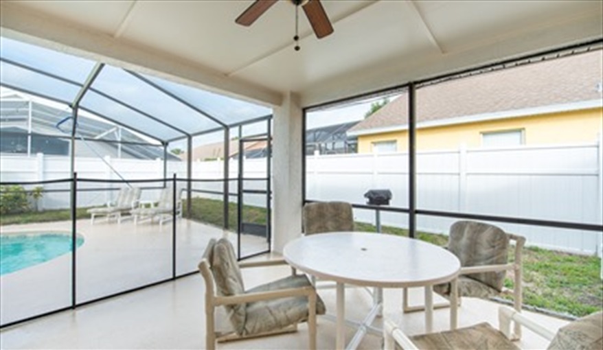 Covered Lanai & BBQ. Laurel Oak - Less than 10 minutes to Disney in Indian Ridge Oaks, Kissimmee, Orlando