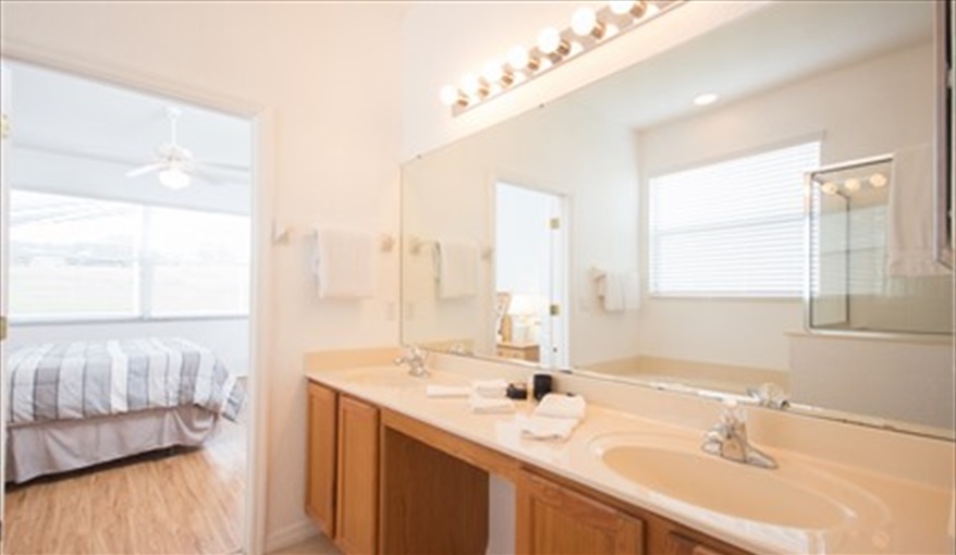 Master Bedroom Ensuite. Golf View Villa Highlands Reserve in Highlands Reserve, Davenport, Orlando