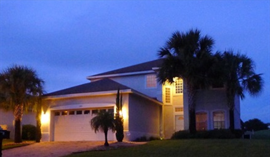 The Villa at dusk. Golf View Villa Highlands Reserve in Highlands Reserve, Davenport, Orlando
