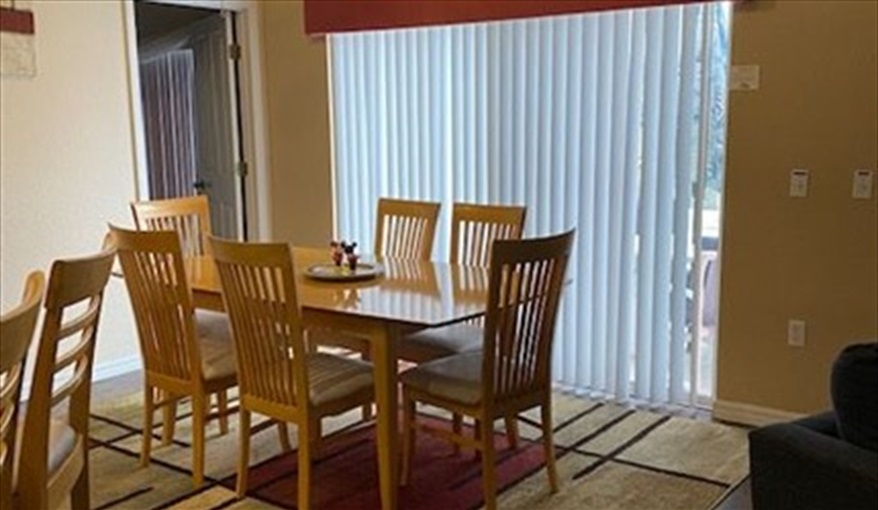 Open plan living and dining. FAMILY-FRIENDLY 4-BED VILLA in very popular, beautiful, quiet, gated resort community!! GREAT LOCATION, close to DISNEY!!   in Reserve at Town Center, Davenport, Orlando