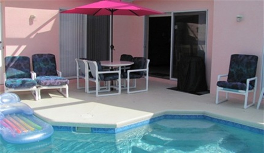 South facing pool deck gets sun all day. FAMILY-FRIENDLY 4-BED VILLA in very popular, beautiful, quiet, gated resort community!! GREAT LOCATION, close to DISNEY!!   in Reserve at Town Center, Davenport, Orlando