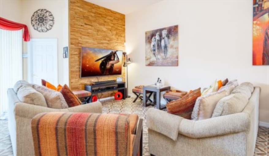75" TV . Los Margarita  - 5 STAR Executive Villa in Calabay Parc at Tower Lake, Haines City, Orlando