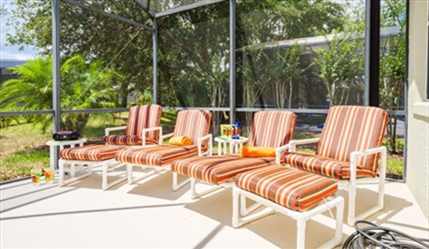 South facing deck that get sun all day . Los Margarita  - 5 STAR Executive Villa in Calabay Parc at Tower Lake, Haines City, Orlando