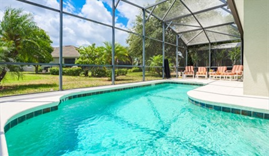 Fancy a cooling dip. Los Margarita  - 5 STAR Executive Villa in Calabay Parc at Tower Lake, Haines City, Orlando