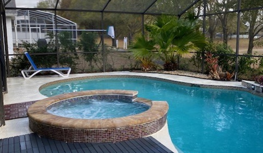 Pool and hot tub. Luxury villa, 3 Bedrooms, 2 Baths with stunning pool and games room in Indian Ridge, Kissimmee, Orlando