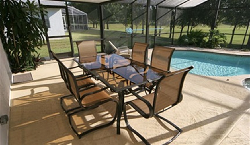 covered lanai. Luxury villa, 3 Bedrooms, 2 Baths with stunning pool and games room in Indian Ridge, Kissimmee, Orlando