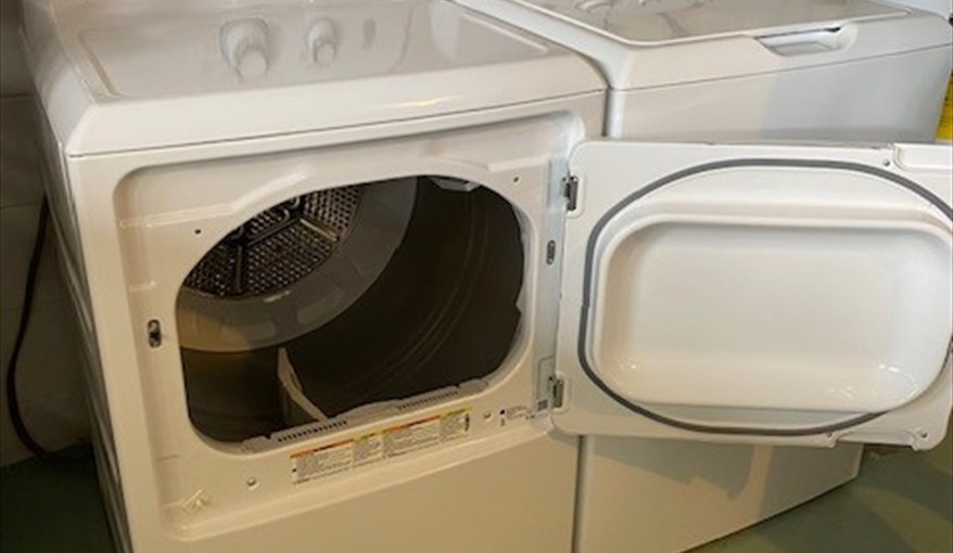 Washer and dryer. Luxury villa, 3 Bedrooms, 2 Baths with stunning pool and games room in Indian Ridge, Kissimmee, Orlando