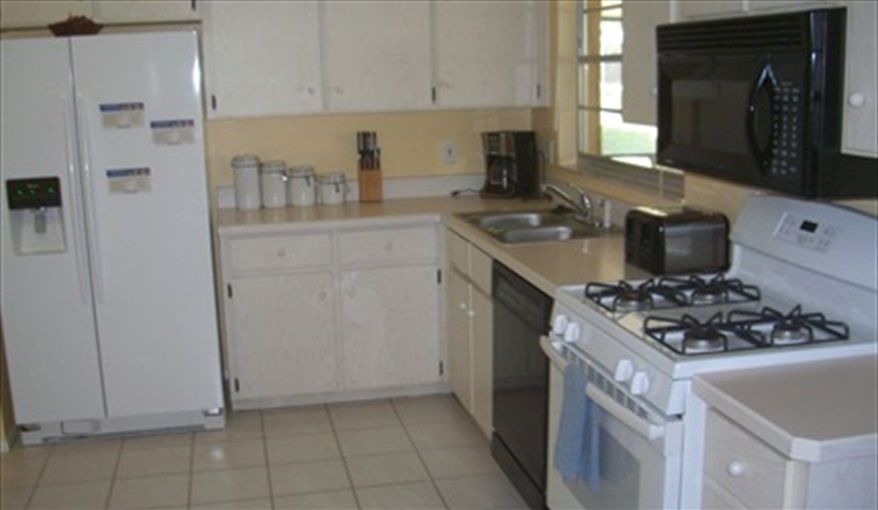 Kitchen. Luxury villa, 3 Bedrooms, 2 Baths with stunning pool and games room in Indian Ridge, Kissimmee, Orlando