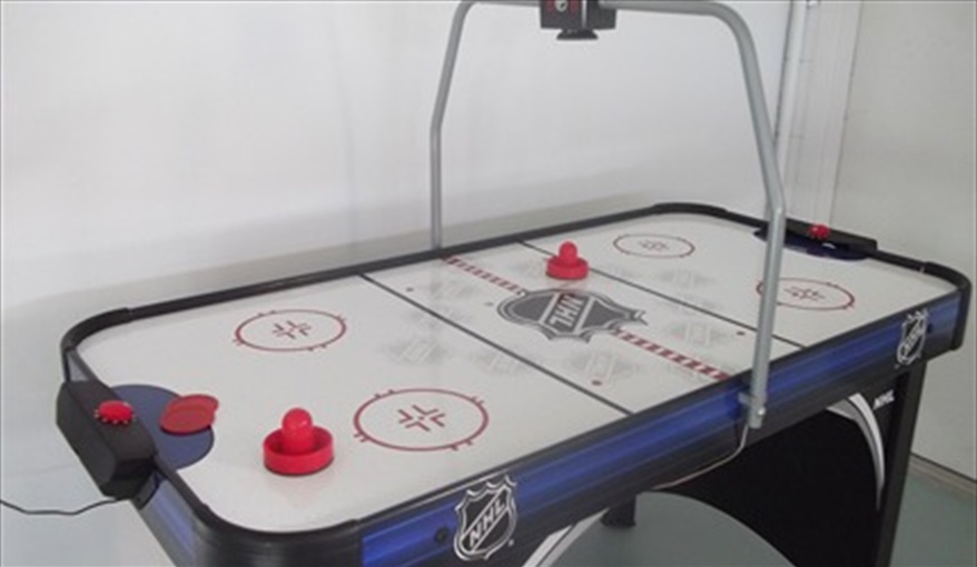 air hockey in games room. Luxury villa, 3 Bedrooms, 2 Baths with stunning pool and games room in Indian Ridge, Kissimmee, Orlando