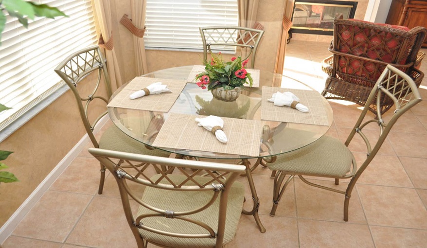 Breakfast nook. Only You Florida Villa. Highlands Reserve Golf Community former showhome with HUGE master suite and gamesroom in Highlands Reserve, Davenport, Orlando