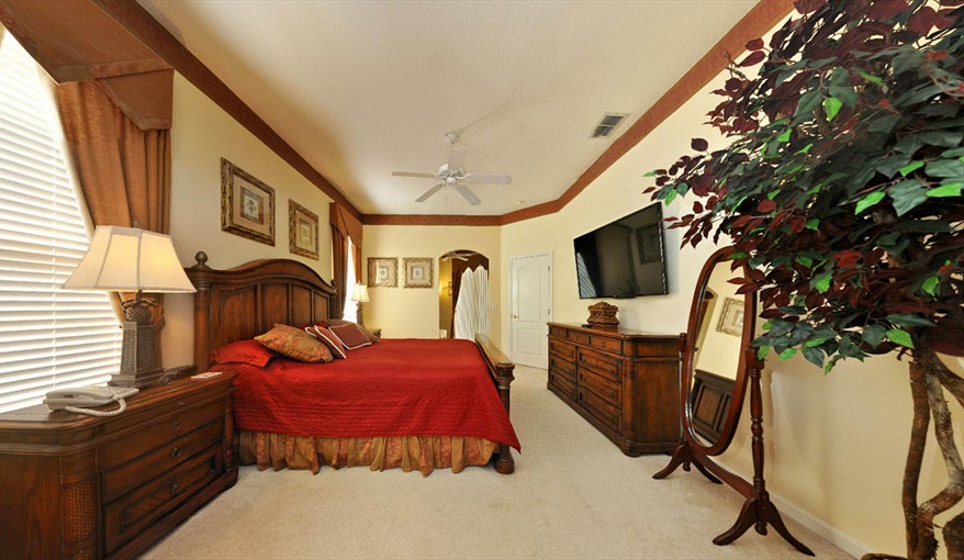 Huge three room Super King master suite has two televisions. Only You Florida Villa. Highlands Reserve Golf Community former showhome with HUGE master suite and gamesroom in Highlands Reserve, Davenport, Orlando