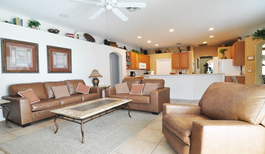 Villa Only You Florida Villa. Highlands Reserve Golf Community former showhome with HUGE master suite and gamesroom in Highlands Reserve, Davenport, Orlando
