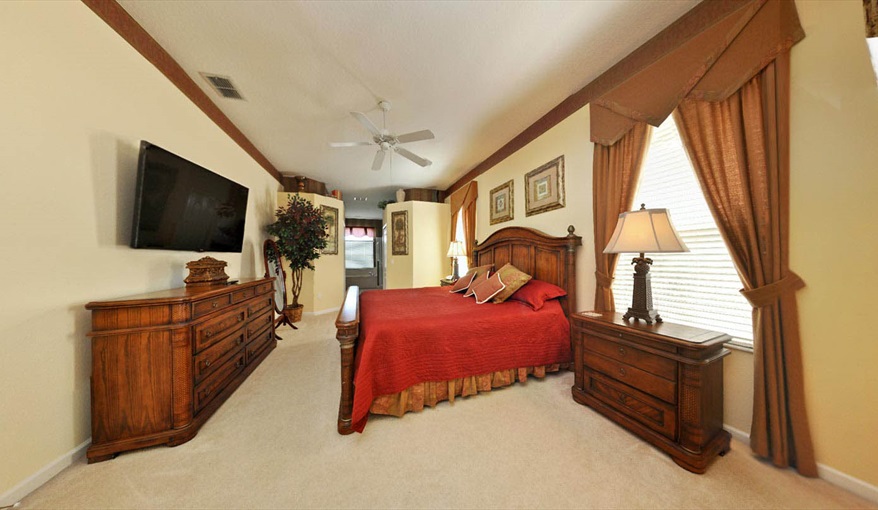 Huge three room Super King master suite - bathroom view. Only You Florida Villa. Highlands Reserve Golf Community former showhome with HUGE master suite and gamesroom in Highlands Reserve, Davenport, Orlando