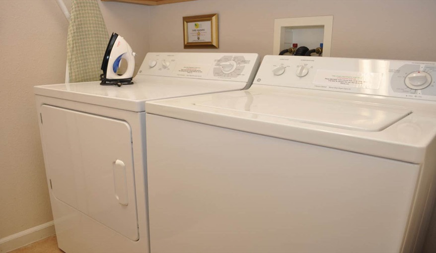 Full laundry facilities. Only You Florida Villa. Highlands Reserve Golf Community former showhome with HUGE master suite and gamesroom in Highlands Reserve, Davenport, Orlando