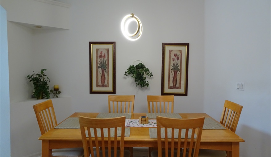 Dining Table. Sunrise Orlando Villa near Disney World in Sunrise Lakes, Clermont, Orlando