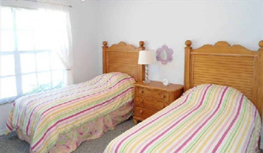 Bedroom 3. Two single beds for adults or children.. Island Villa with 33 Foot Infinity Pool, Dock, Dolphin Visits in Fort Myers Beach, Fort Myers, Gulf Coast